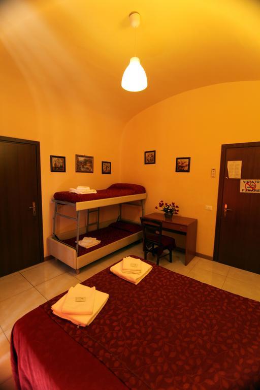 Hostel Pink Floyd โรม ภายนอก รูปภาพ