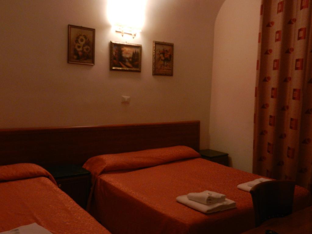 Hostel Pink Floyd โรม ภายนอก รูปภาพ