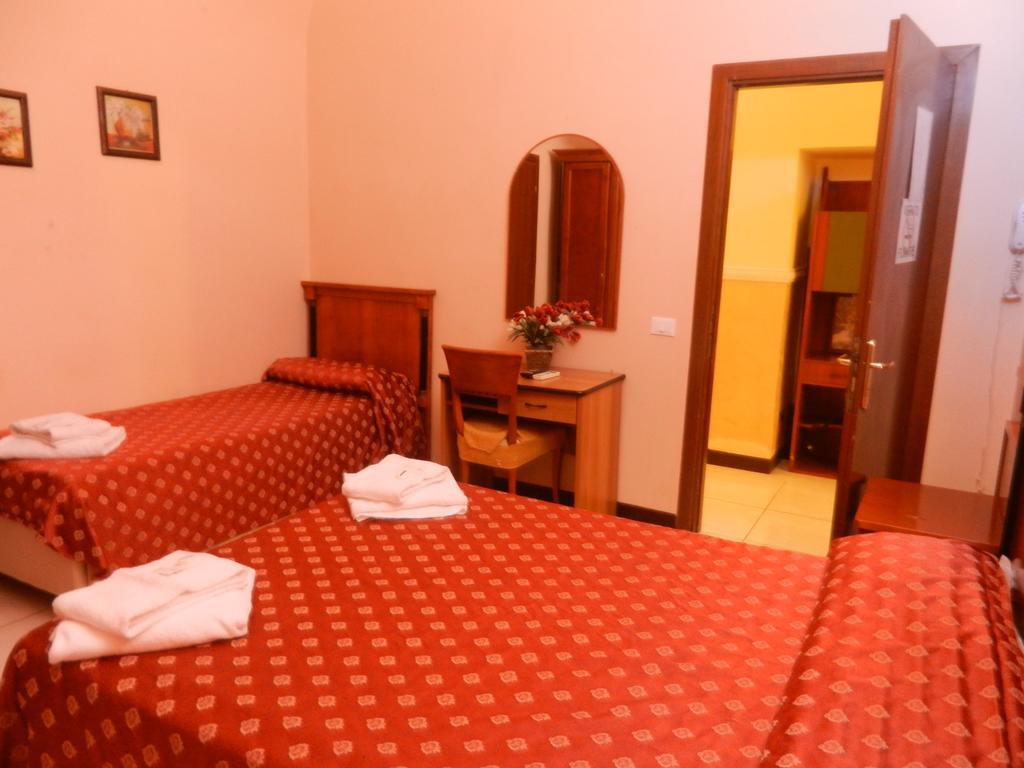 Hostel Pink Floyd โรม ภายนอก รูปภาพ