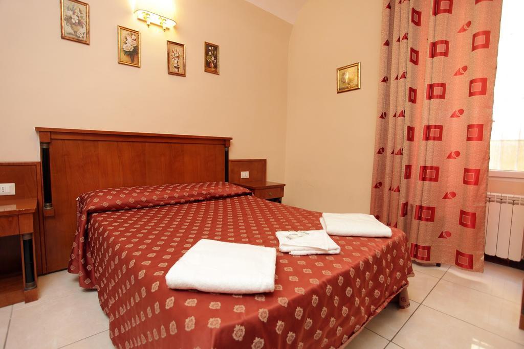 Hostel Pink Floyd โรม ภายนอก รูปภาพ